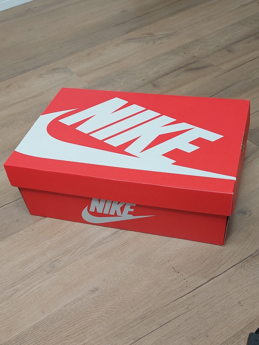 Empty Mens Nike Shoe Box. No Shoes Included. 👟